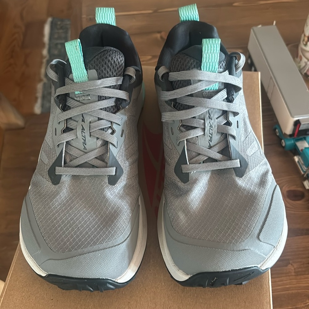 Altra trail running shoe W Lone Peak 9 size 7.5